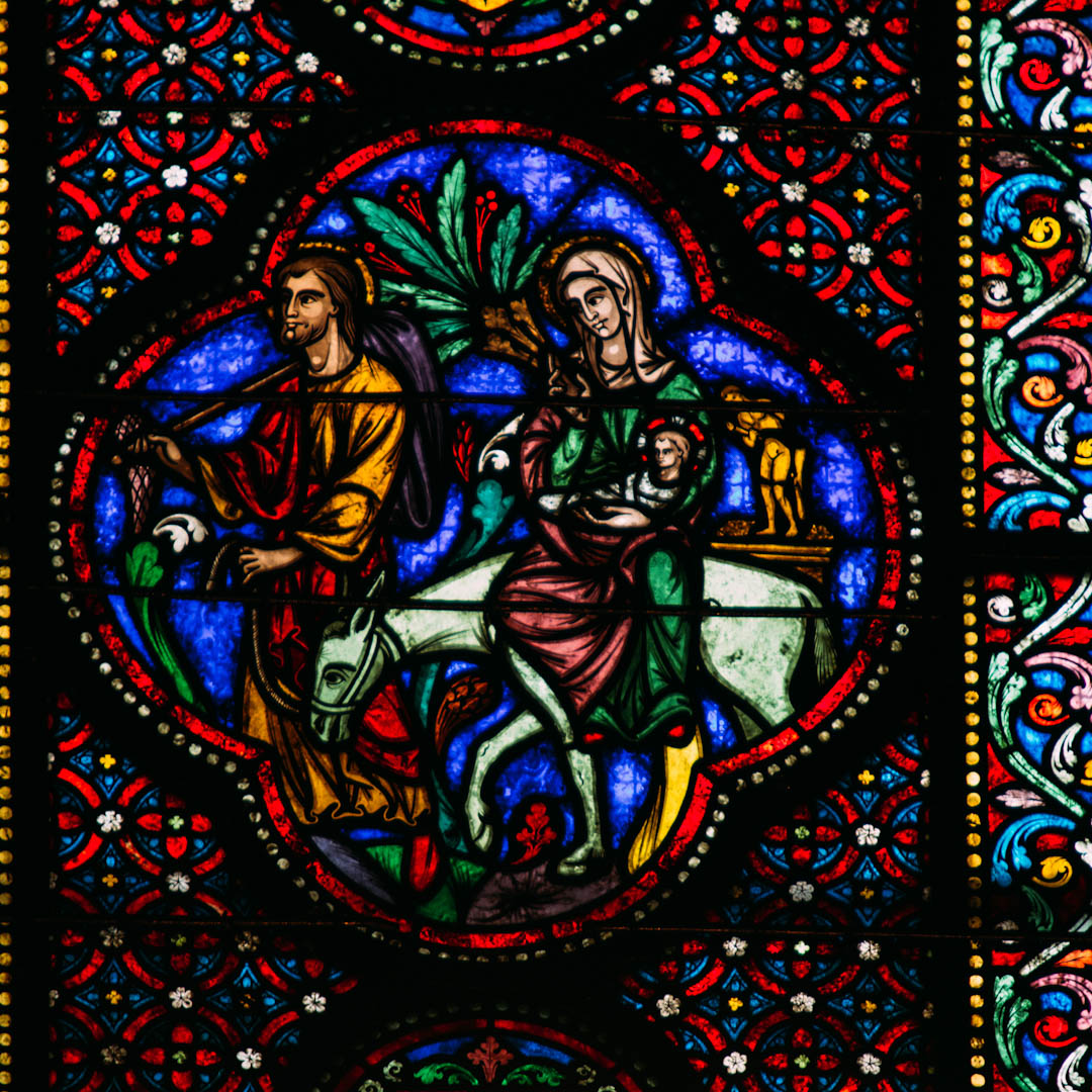 la fuite en egypte vitrail chapelle absidiale notre dame de la treille lille