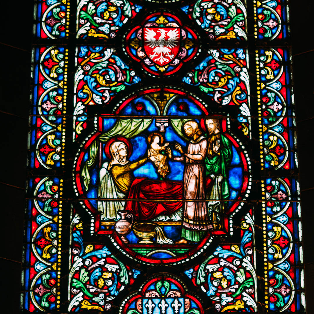 la nativité vitrail chapelle absidiale notre dame de la treille lille