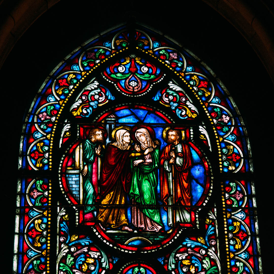 la visitation 1 vitrail chapelle absidiale notre dame de la treille lille