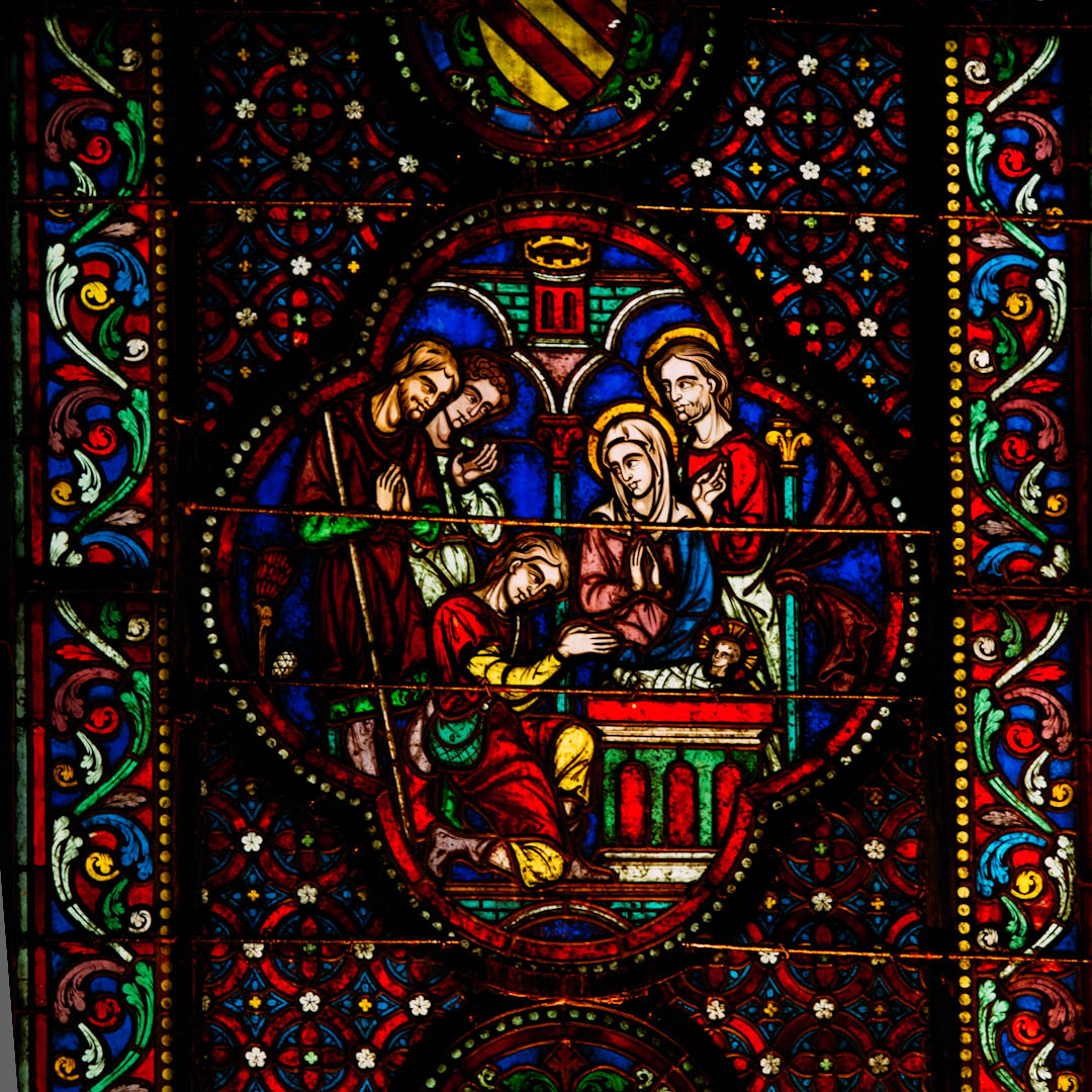 l'adoration des bergers vitrail chapelle absidiale notre dame de la treille lille